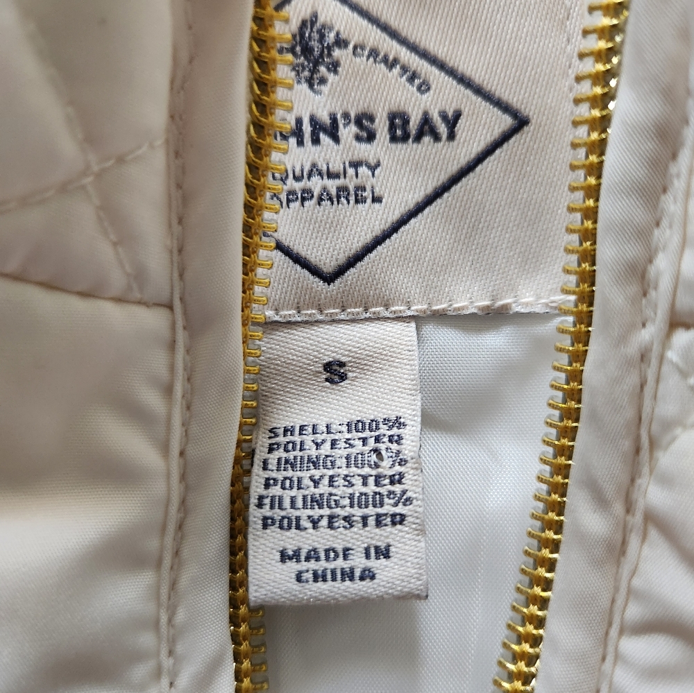 NWT  ST. JOHN'S BAY Ivory Puffer Vest Size Small - Picture 8 of 8